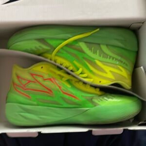 Lámelo ball basketball shoe (not fake)